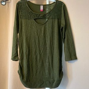 No Boundaries CUTE Top